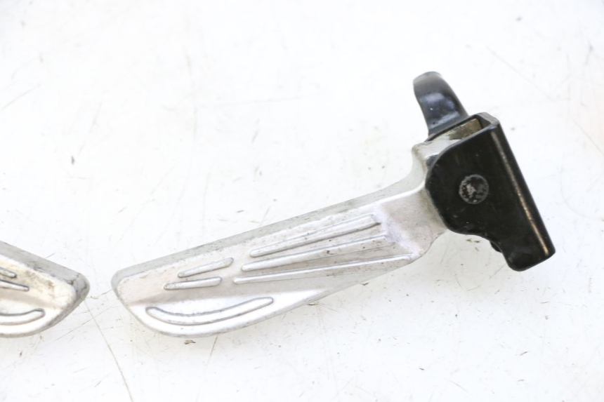 photo de PAR REPOSAPIES TRASERA PEUGEOT TWEET PRO CARGO 50 (2018 - 2022) - Recambio usado revisado