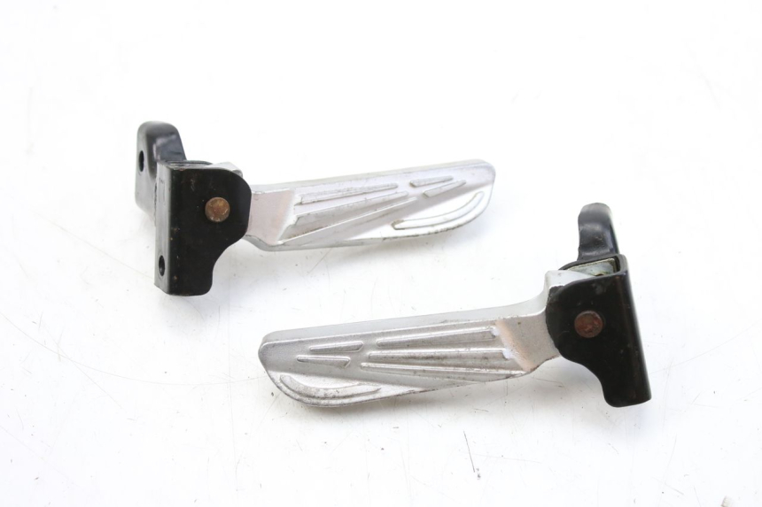 photo de PAR DE APOYAPIÉS TRASEROS PEUGEOT TWEET 125 (2010 - 2017) - Vista principal