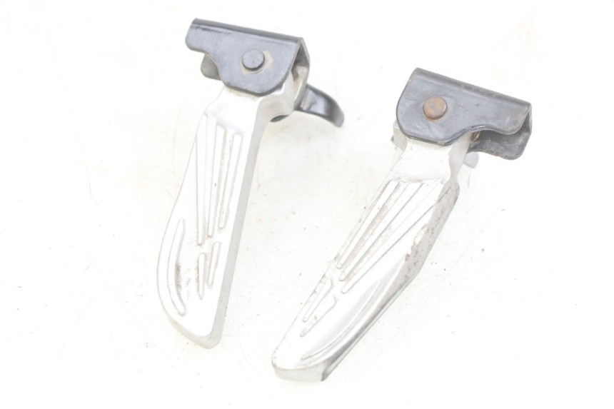 photo de PAR DE APOYAPIÉS TRASEROS PEUGEOT TWEET 125 (2018 - 2021) - Vista principal