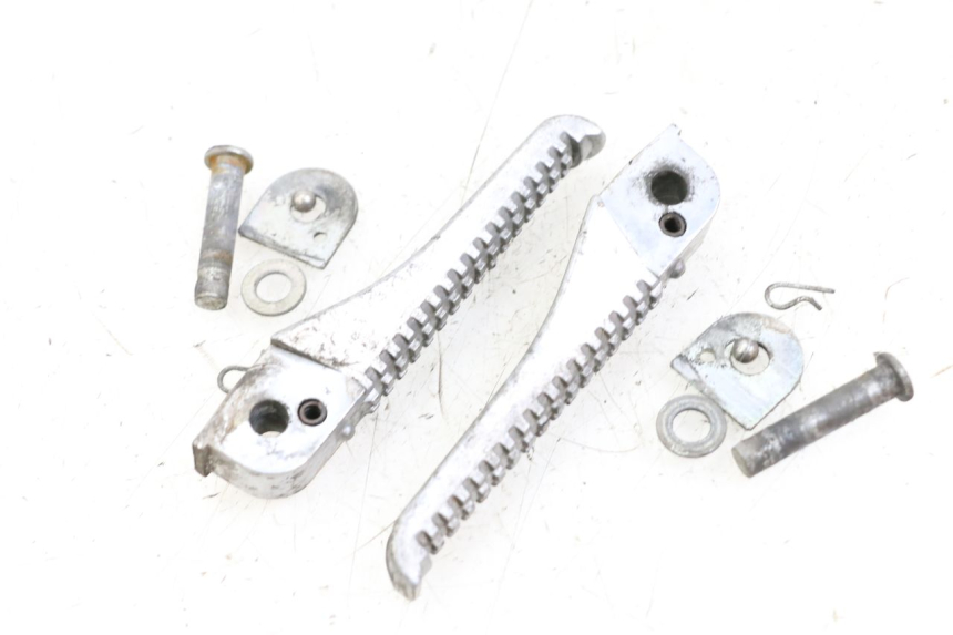 photo de PAR REPOSAPIES TRASERA PIAGGIO TYPHOON 50 (2000 - 2009) - Zoom estado de uso