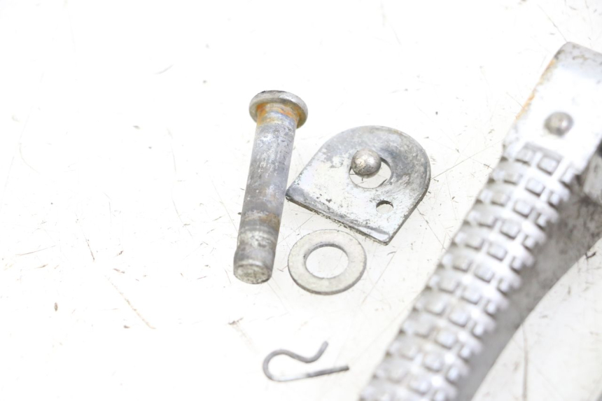 photo de PAR REPOSAPIES TRASERA PIAGGIO TYPHOON 50 (2000 - 2009) - Otra perspectiva