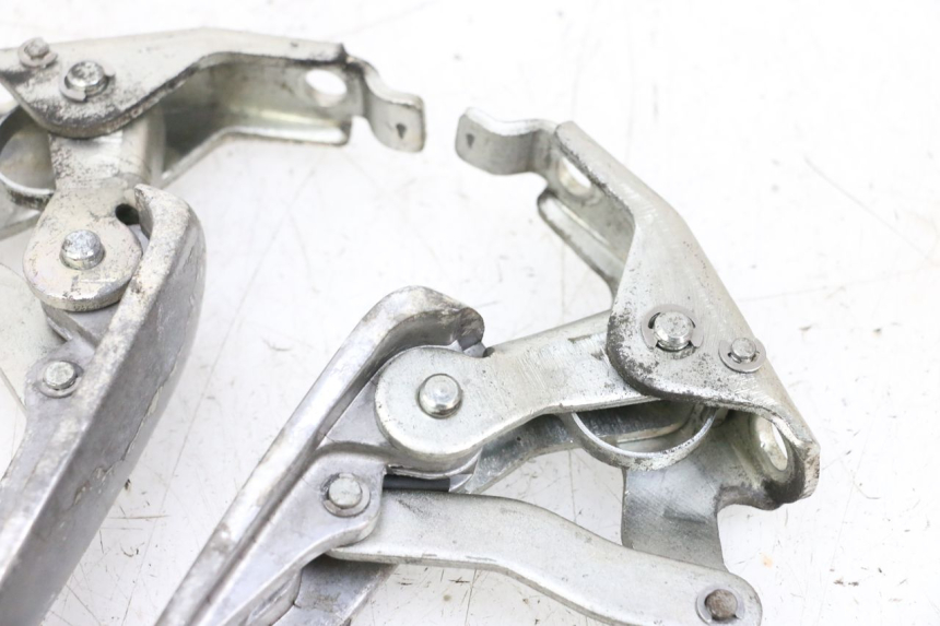 photo de PAR REPOSAPIES TRASERA PIAGGIO VESPA GTS SUPER IE 125 (2009 - 2016) - Otra vista del artículo