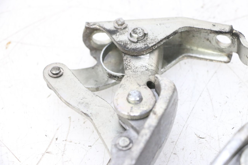 photo de PAR REPOSAPIES TRASERA PIAGGIO VESPA GTS SUPER IE 125 (2009 - 2016) - Características distintivas