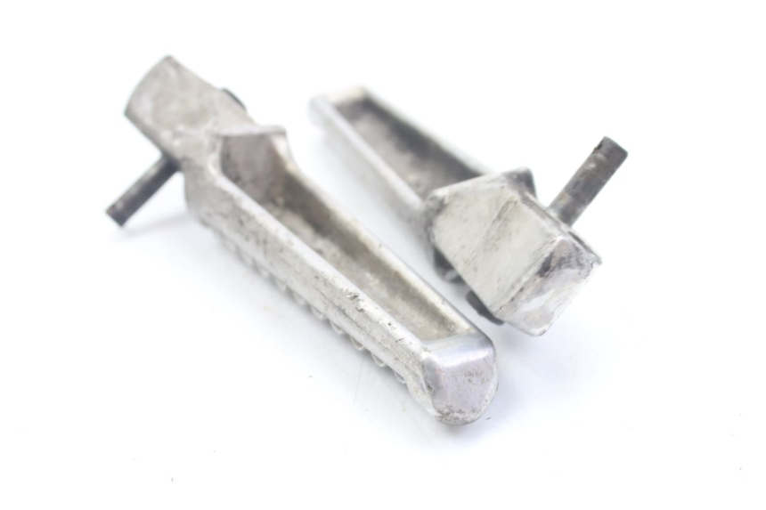 photo de PAR DE REPOSAPIÉS TRASEROS HONDA VFR FI RC46 800 (1998 - 2001) - Detalle de la pieza