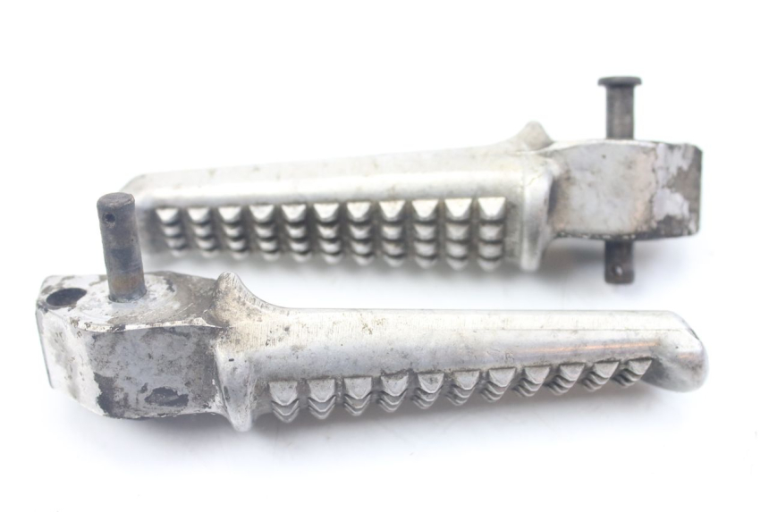 photo de PAR DE REPOSAPIÉS TRASEROS HONDA VFR FI RC46 800 (1998 - 2001) - Otra perspectiva