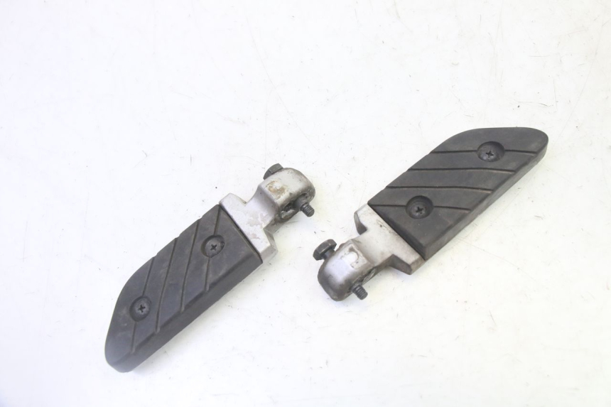 photo de PAR DE APOYAPIÉS TRASEROS YAMAHA X-CITY XCITY 125 (2007 - 2013) - Vista principal