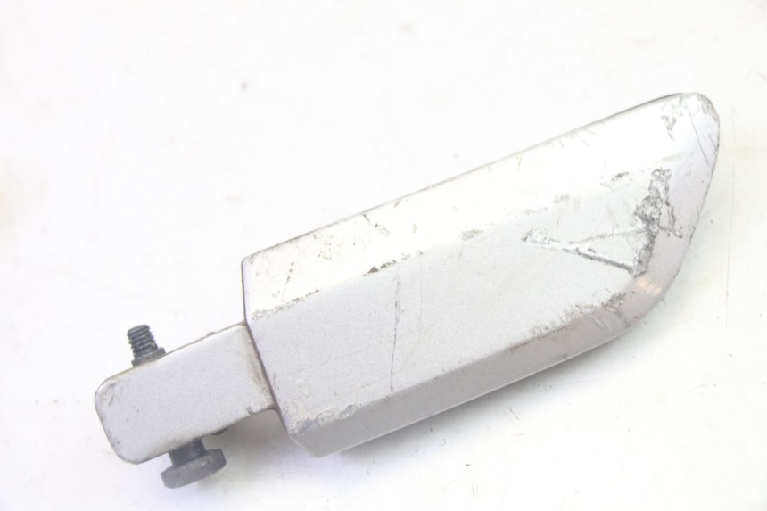 photo de PAR DE APOYAPIÉS TRASEROS YAMAHA X-CITY XCITY 125 (2007 - 2013) - Detalles de los puntos de fijación