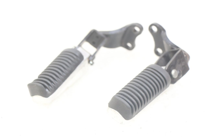 photo de PAR DE REPOSAPIÉS TRASEROS YAMAHA XMAX X-MAX 125 (2006 - 2009) - Vista principal