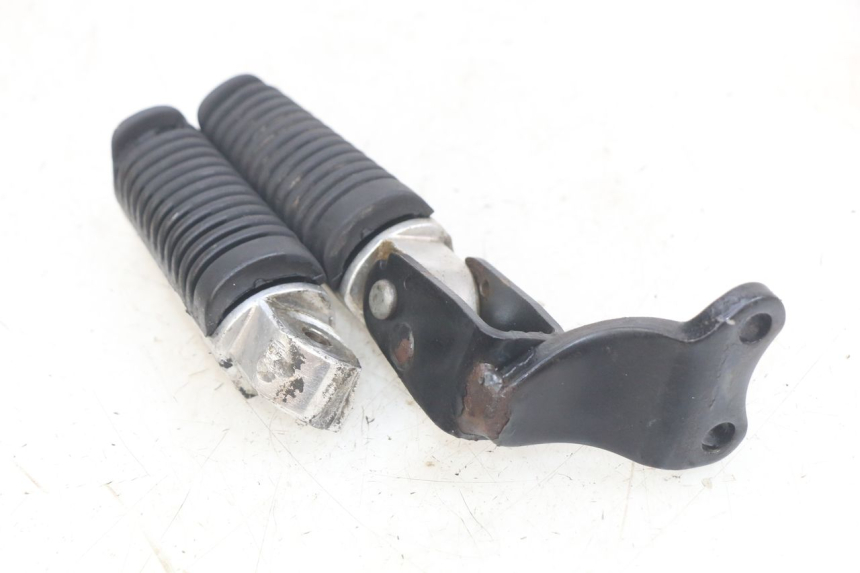 photo de PAR DE APOYAPIÉS TRASEROS YAMAHA X-MAX XMAX 250 (2006 - 2009) - Otra perspectiva