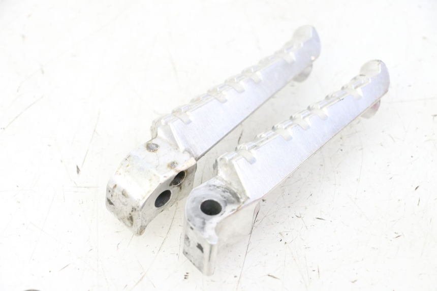 photo de PAR DE APOYAPIÉS TRASEROS YAMAHA X-MAX XMAX 125 (2010 - 2013) - Zoom estado de uso