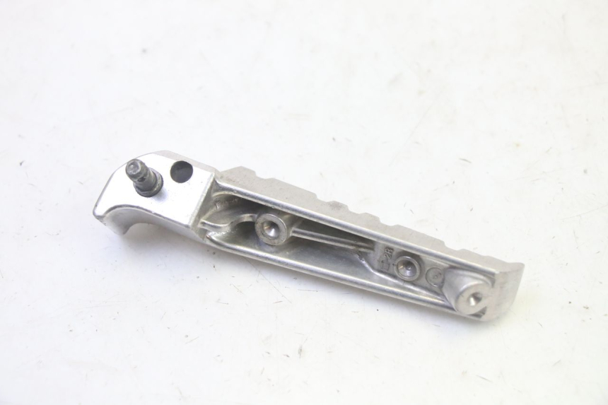 photo de PAR DE APOYAPIÉS TRASEROS YAMAHA X-MAX XMAX 125 (2010 - 2013) - Otra perspectiva