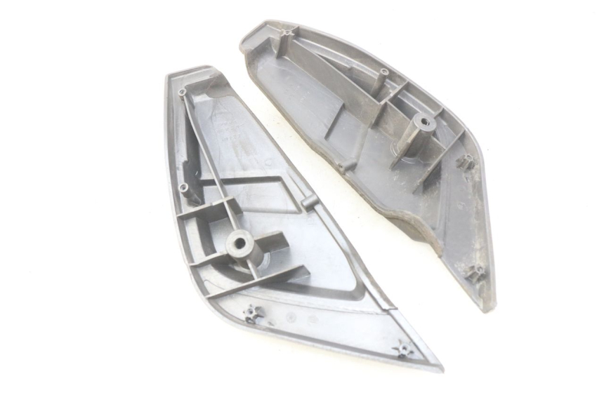 photo de PAR DE APOYAPIÉS TRASEROS PIAGGIO X9 EVOLUTION 500 (2003 - 2005) - Detalle de la pieza