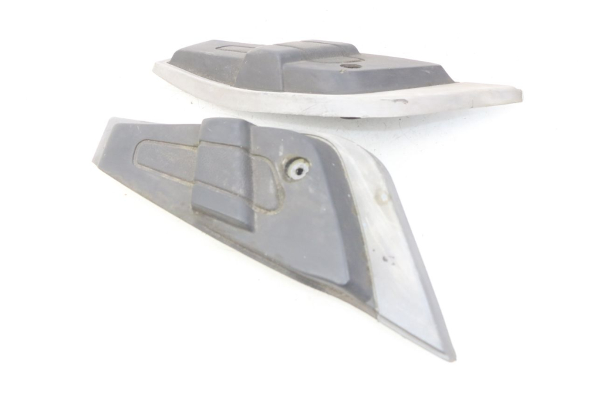 photo de PAR DE APOYAPIÉS TRASEROS PIAGGIO X9 EVOLUTION 500 (2003 - 2005) - Otra perspectiva