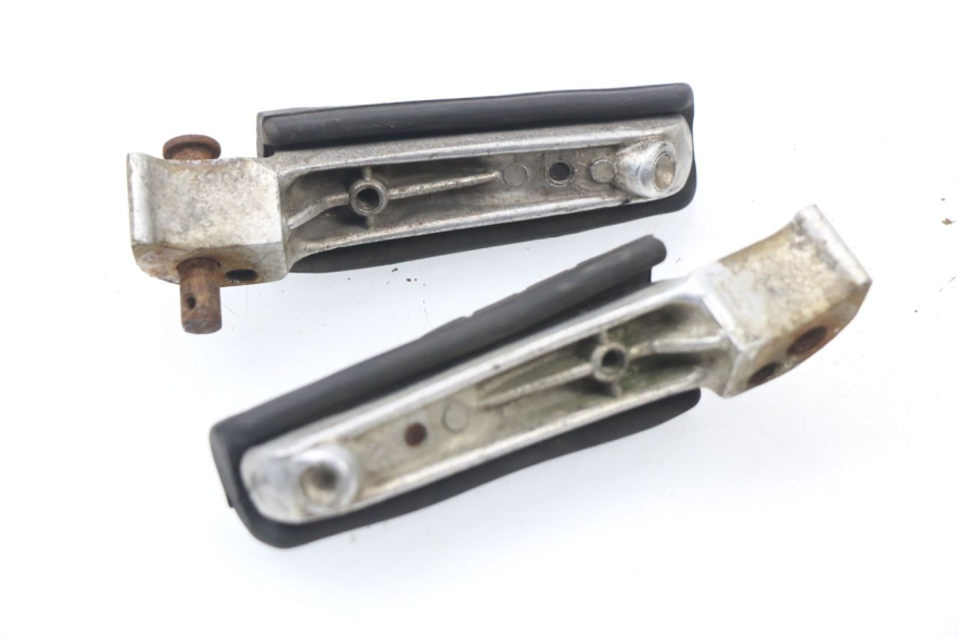 photo de PAR REPOSAPIES TRASERA YAMAHA XJN XJ N DIVERSION 600 (1994 - 1997) - Zoom estado de uso