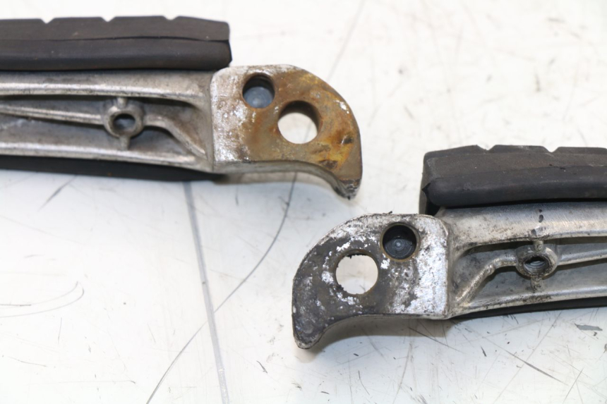 photo de PAR REPOSAPIES TRASERA YAMAHA XJS DIVERSION 600 (1997 - 1999) - Detalle de la pieza
