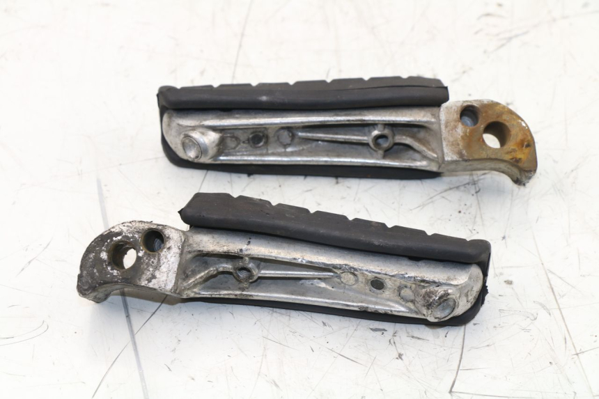 photo de PAR REPOSAPIES TRASERA YAMAHA XJS DIVERSION 600 (1997 - 1999) - Zoom estado de uso