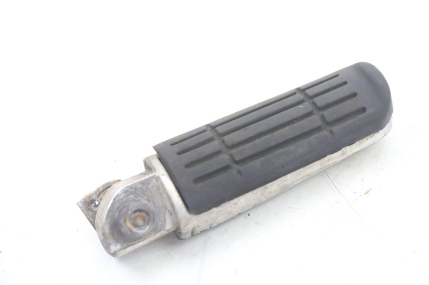 photo de PAR REPOSAPIES TRASERA YAMAHA FZ6 FAZER S2 600 (2007 - 2011) - Otra perspectiva