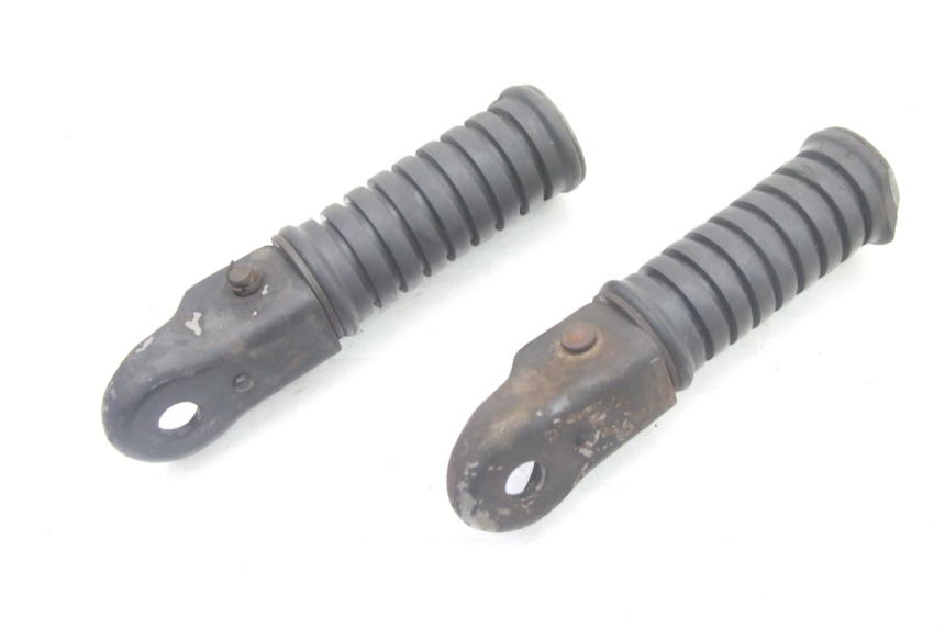 photo de PAR DE APOYAPIÉS TRASEROS YAMAHA SR 125 (1982 - 2003) - Zoom estado de uso