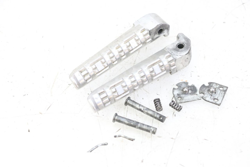 photo de PAR REPOSAPIES TRASERA YAMAHA YP T-MAX TMAX 530 (2017 - 2020) - Vista principal