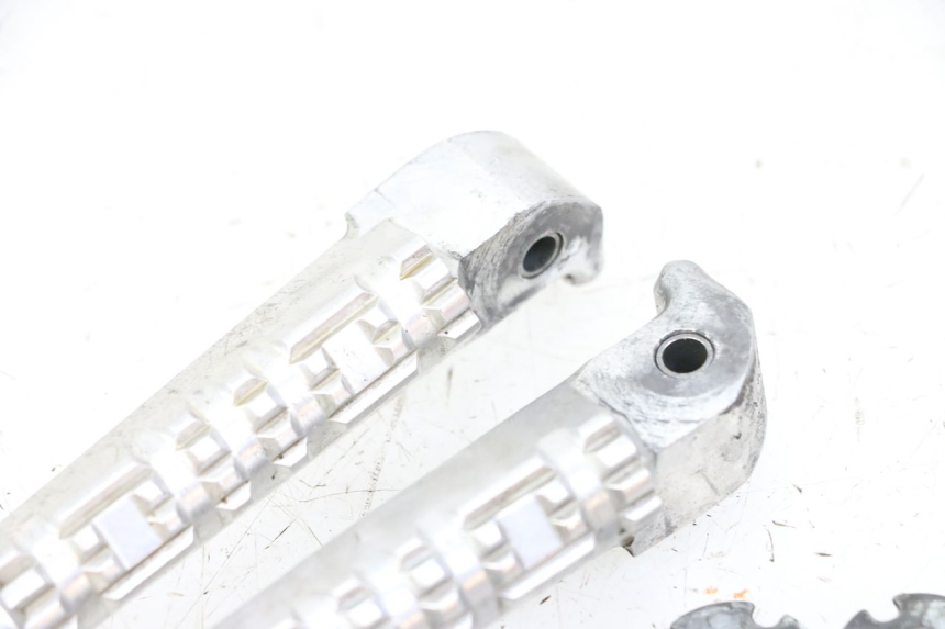 photo de PAR REPOSAPIES TRASERA YAMAHA YP T-MAX TMAX 530 (2017 - 2020) - Vista general del producto