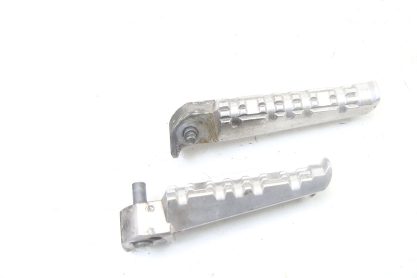 photo de PAR REPOSAPIES TRASERA YAMAHA YP X-MAX XMAX 400 (2014 - 2017) - Zoom estado de uso