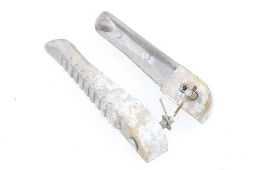 photo de PAR REPOSAPIES TRASERA YIYING YY T POWER MAX 125 (2006 - 2016) - Detalle de la pieza