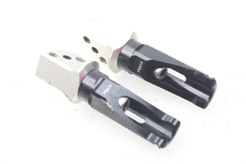 photo de PAR REPOSAPIES TRASERA KAWASAKI Z Z900 900 (2017 - 2019) - Otra perspectiva