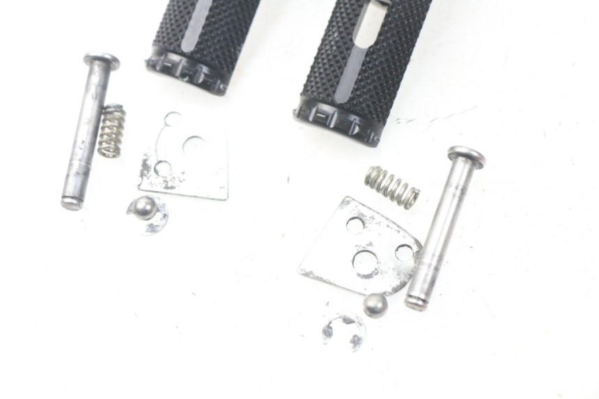 photo de PAR REPOSAPIES TRASERA KAWASAKI Z Z900 900 (2017 - 2019) - Vista general del producto