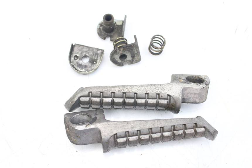 photo de PAR DE APOYAPIÉS TRASEROS KAWASAKI ZZR 600 (1995 - 2004) - Vista principal