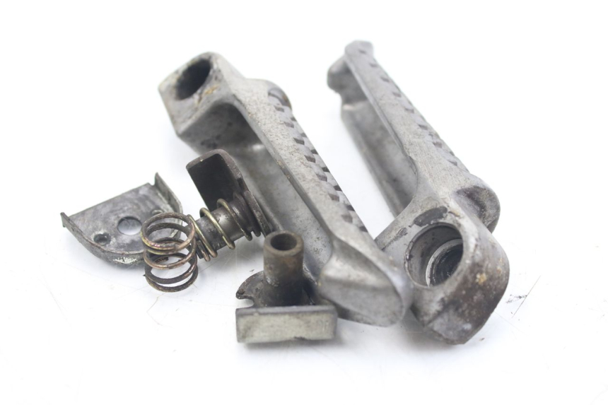 photo de PAR DE APOYAPIÉS TRASEROS KAWASAKI ZZR 600 (1995 - 2004) - Zoom estado de uso