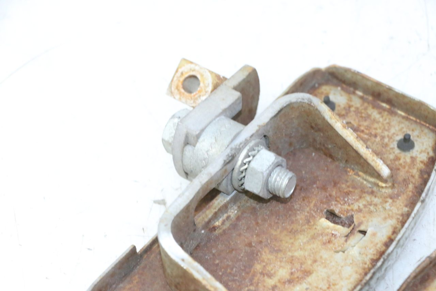 photo de PAR REPOSAPIES DELANTERA HYOSUNG GV AQUILA 125 (2000 - 2009) - Vista general del producto