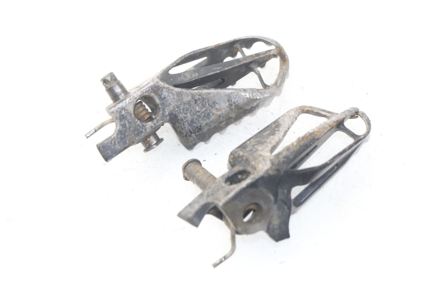 photo de PAR REPOSAPIES DELANTERA HONDA CRF CR-F 450 (2005 - 2008) - Otra perspectiva