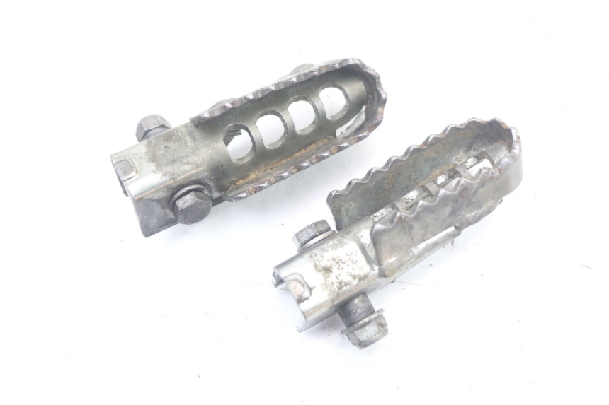 photo de PAR REPOSAPIES DELANTERA DERBI SENDA SM DRD X-TREME 50 (2011 - 2017) - Detalle de la pieza