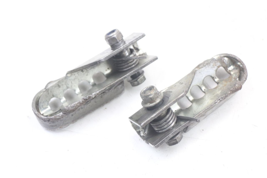 photo de PAR REPOSAPIES DELANTERA DERBI SENDA SM DRD X-TREME 50 (2011 - 2017) - Otra perspectiva