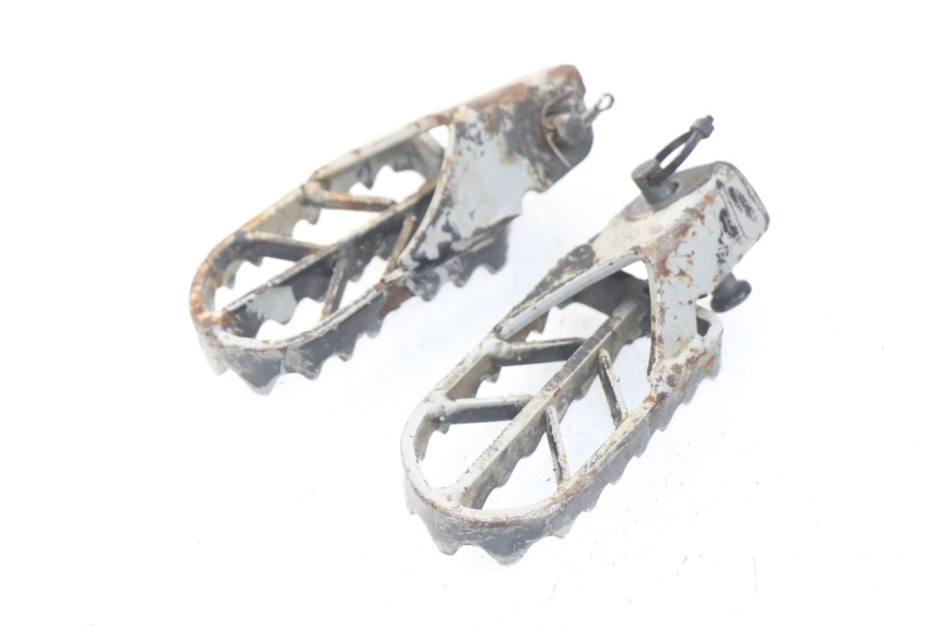 photo de PAR DE REPOSAPIÉS DELANTEROS LONCIN DIRT BIKE 125 - Zoom estado de uso