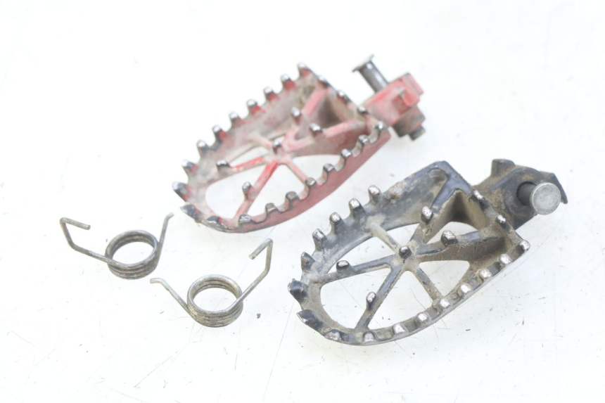 photo de PAR DE REPOSAPIÉS DELANTEROS APOLLO DIRT BIKE 125 (2010 - 2018) - Vista principal