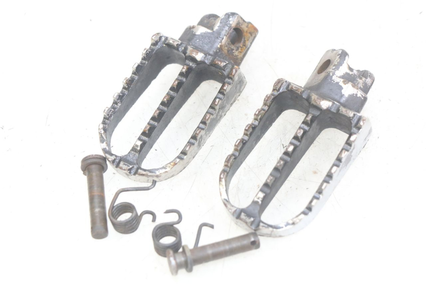 photo de PAR DE REPOSAPIÉS DELANTEROS LONCIN DIRT BIKE 125 - Vista principal