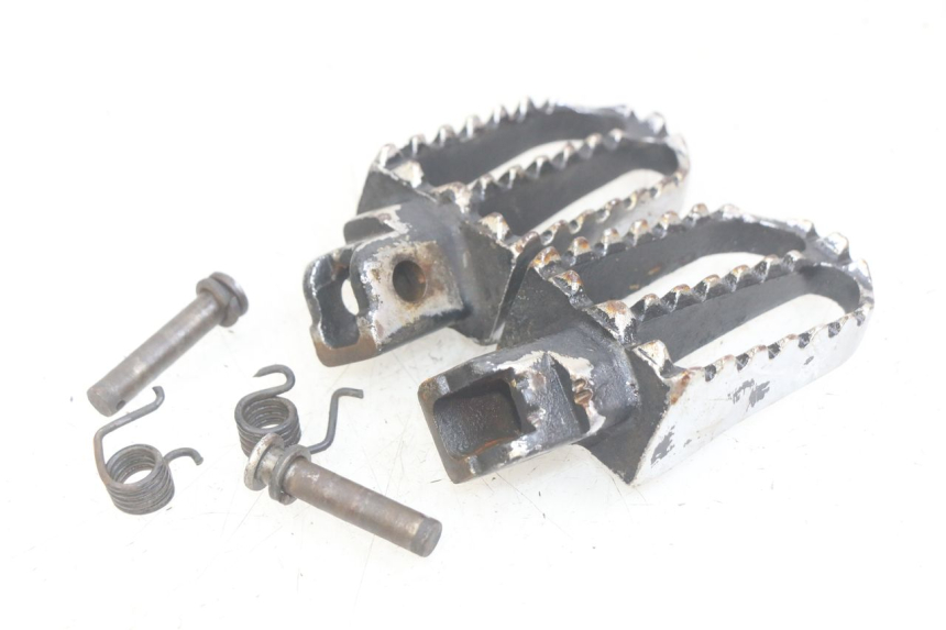 photo de PAR DE REPOSAPIÉS DELANTEROS LONCIN DIRT BIKE 125 - Zoom estado de uso