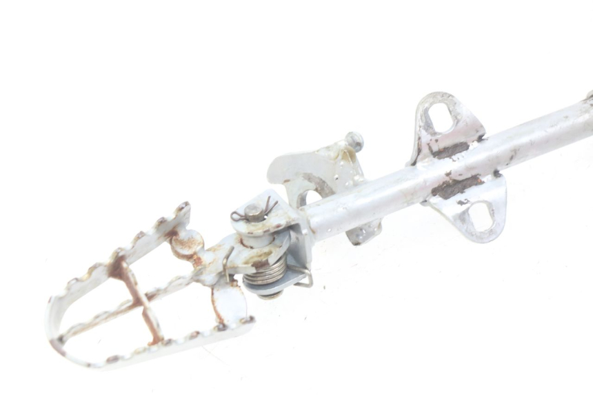 photo de PAR DE REPOSAPIÉS DELANTEROS CCR DIRT BIKE 110 - Estado de la superficie y material