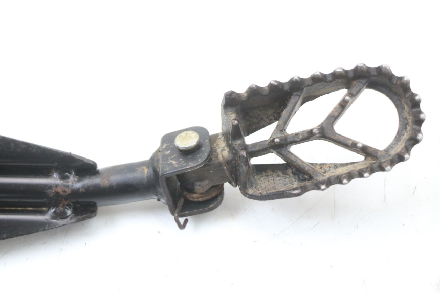 photo de PAR DE REPOSAPIÉS DELANTEROS KSR RACING DRIFT 140 - Otra perspectiva