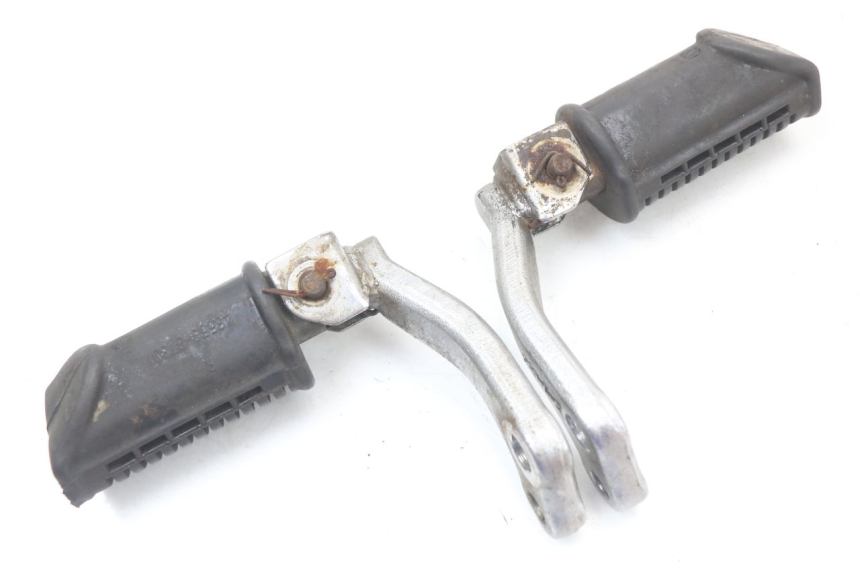 photo de PAR REPOSAPIES DELANTERA SUZUKI GN 125 (1997 - 2000) - Vista general del producto