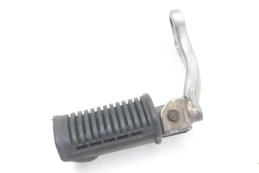 photo de PAR REPOSAPIES DELANTERA SUZUKI GN 125 (1997 - 2000) - Recambio usado revisado