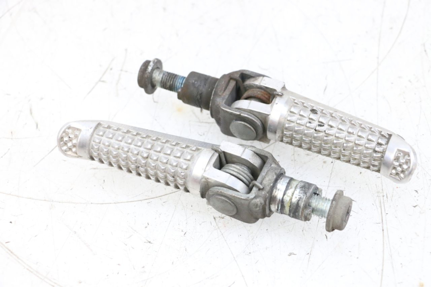 photo de PAR REPOSAPIES DELANTERA SUZUKI GSXR GSX-R 1000 (2003 - 2004) - Vista principal