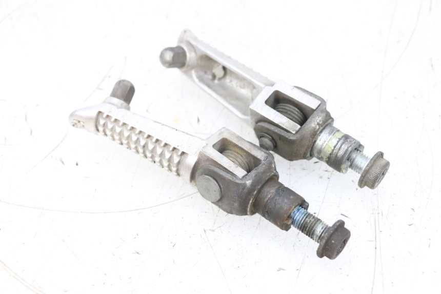 photo de PAR REPOSAPIES DELANTERA SUZUKI GSXR GSX-R 1000 (2003 - 2004) - Zoom estado de uso