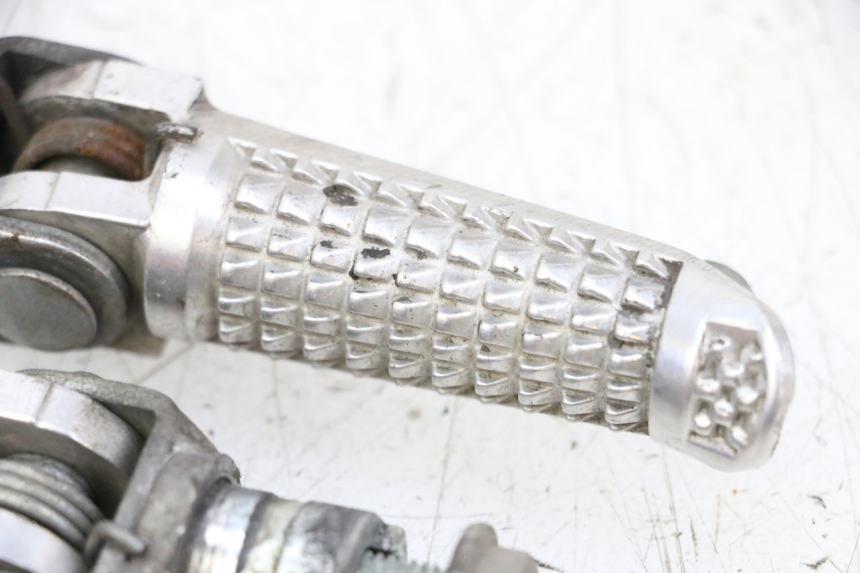 photo de PAR REPOSAPIES DELANTERA SUZUKI GSXR GSX-R 1000 (2003 - 2004) - Estado de la superficie y material