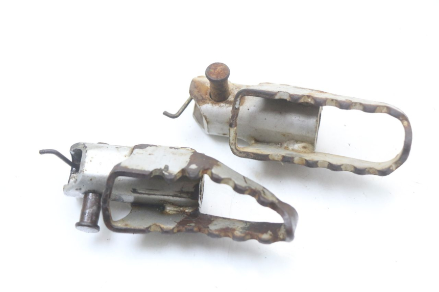 photo de PAR REPOSAPIES DELANTERA KAWASAKI KDX 125 (1990 - 1991) - Otra perspectiva