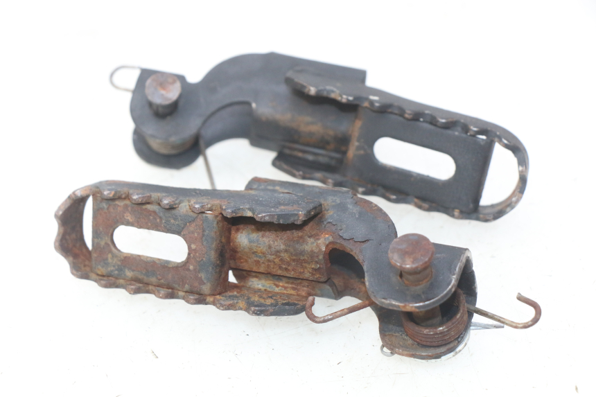 photo de PAR DE REPOSAPIÉS DELANTEROS POCKET BIKE KXD 50 - Vista principal