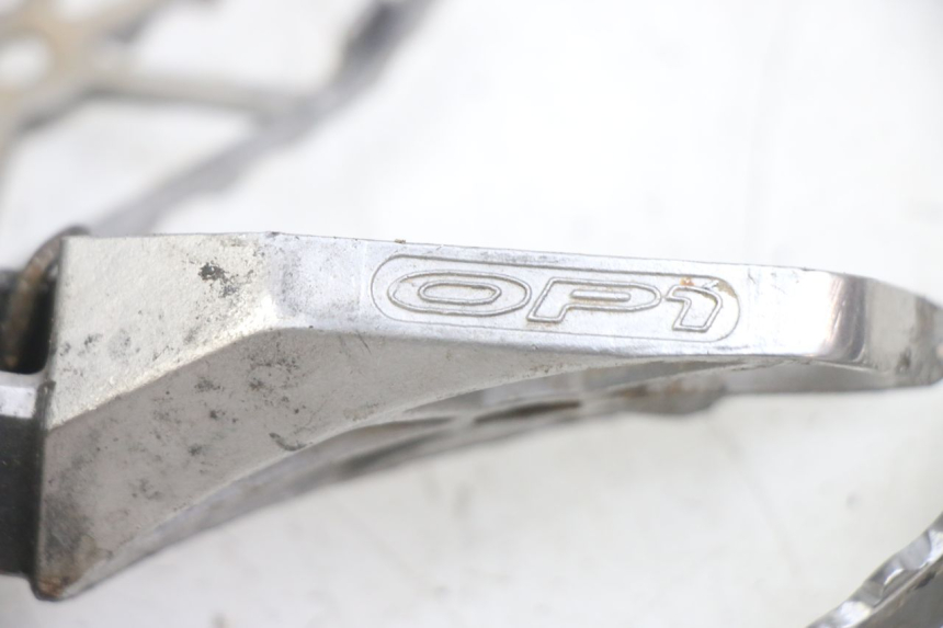 photo de PAR DE REPOSAPIÉS DELANTEROS KAWASAKI KXF KX-F 250 (2012 - 2014) - Detalle de la pieza