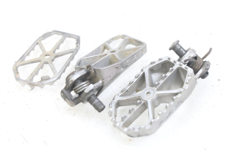 photo de PAR DE REPOSAPIÉS DELANTEROS KAWASAKI KXF KX-F 250 (2012 - 2014) - Zoom estado de uso