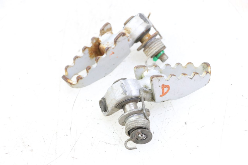 photo de PAR REPOSAPIES DELANTERA KYMCO STRYKER OFF ROAD 125 (1999 - 2005) - Zoom estado de uso